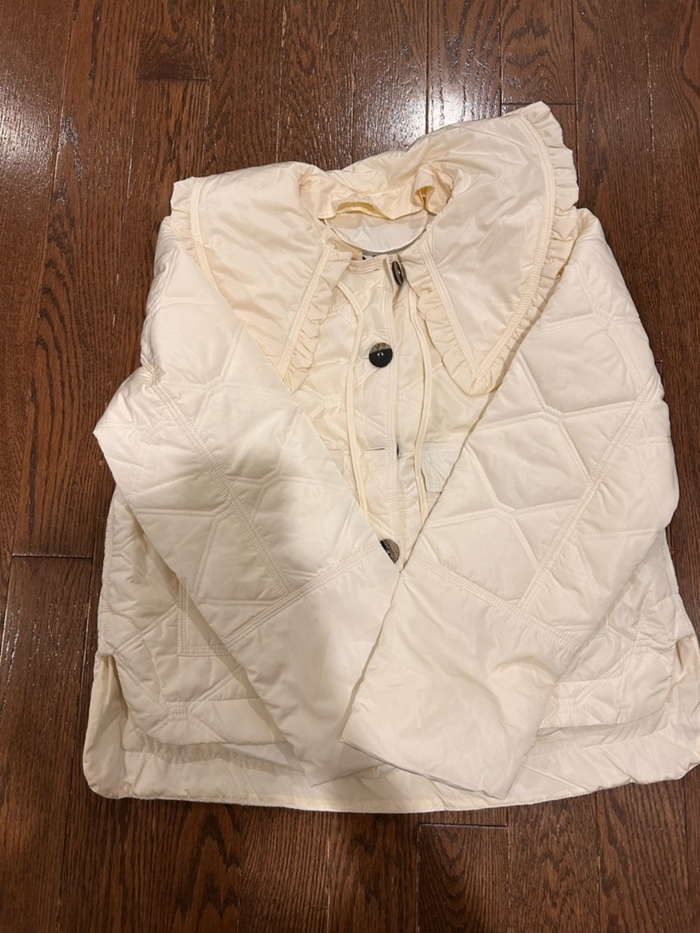 Ganni Cream and White Quilted Puffer Jacket with Ruffle Collar - Picture 2 of 4